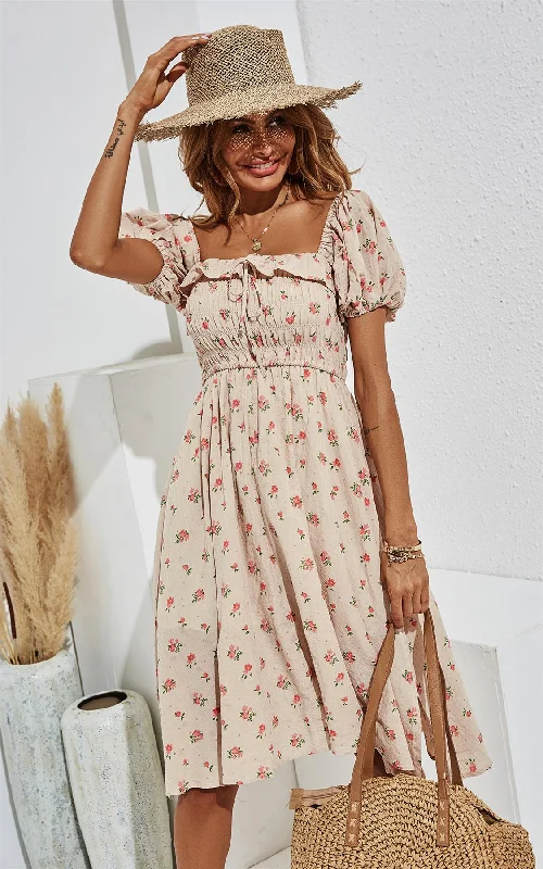 Midi dresses with bow accents for a sweet and charming look Rosafarbenes Midikleid mit Blumen- und Grünem Blattmuster in Beige mit Puffärmeln und elastischen Details Midi dresses with bow accents for a sweet and charming look Rosafarbenes Midikleid mit Blumen- und Grünem Blattmuster in Beige mit Puffärmeln und elastischen Details