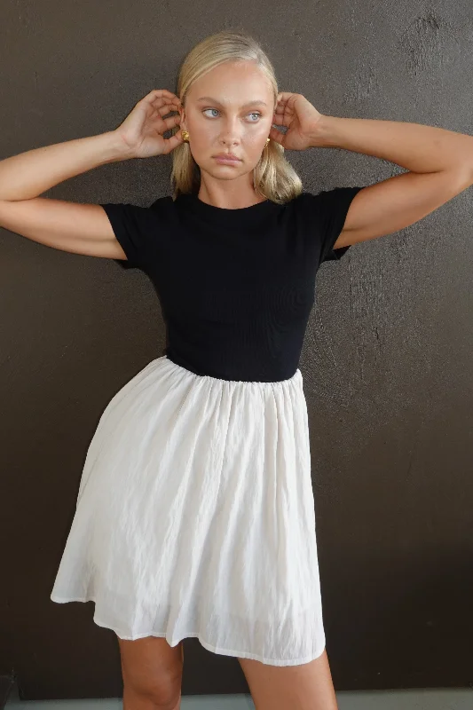 Mini dresses with pleated skirts for a classic look Tamsin Mini Dress (Black)