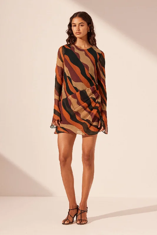 Mini dresses with belted waists for a defined silhouette ANITA LONG SLEEVE GATHERED MINI DRESS Mini dresses with belted waists for a defined silhouette ANITA LONG SLEEVE GATHERED MINI DRESS