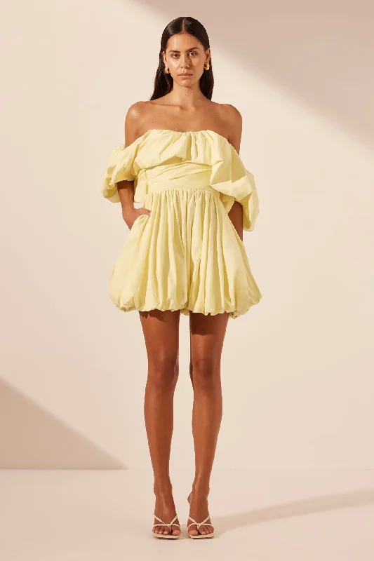 Polyester mini dresses for easy care MAIORI OFF SHOULDER DRAPED BUBBLE MINI DRESS - LEMON Polyester mini dresses for easy care MAIORI OFF SHOULDER DRAPED BUBBLE MINI DRESS - LEMON