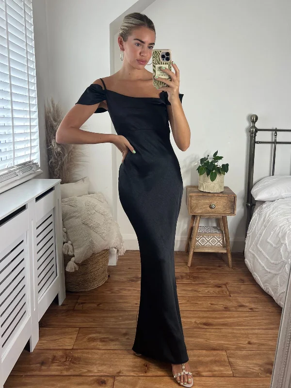 Midi dresses with metallic threads for a glamorous evening event Felicity Cold Shoulder Satin Maxi Dress / Black Midi dresses with metallic threads for a glamorous evening event Felicity Cold Shoulder Satin Maxi Dress / Black