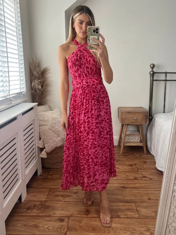 Midi dresses with pleated bodices for a classic and tailored look Paige Halter Pleated Belted Dress / Pink Animal