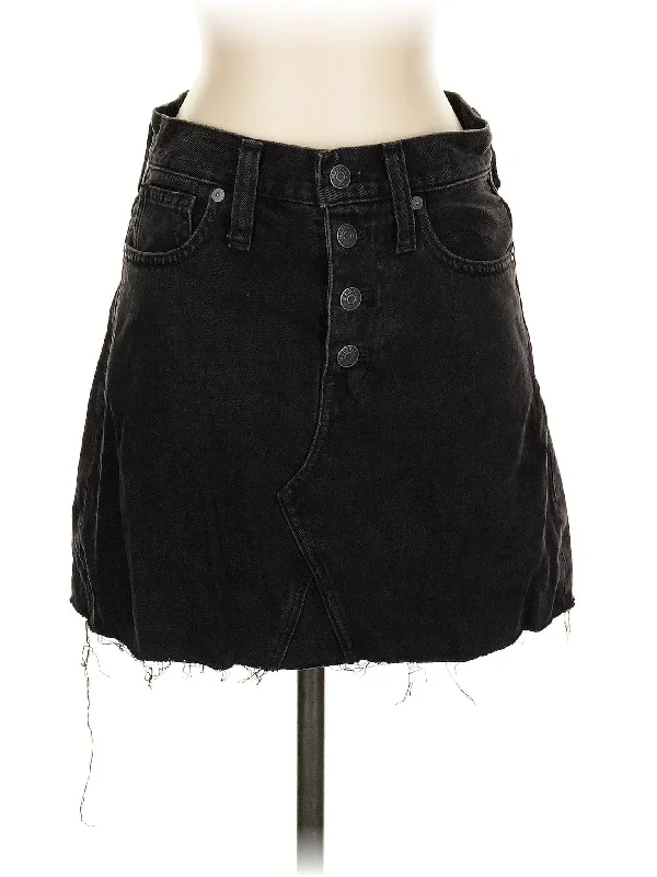 Plus Size Women's Elastic Waistband Linen Shorts in Navy Blue for a Comfortable Everyday OptionDenim Skirt