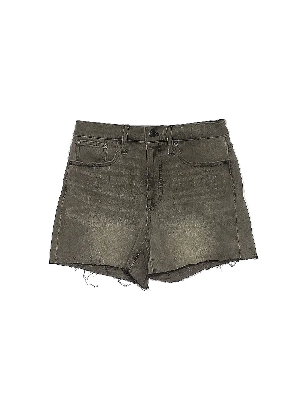 Plus Size Women's Denim Cut - off Shorts with Frayed Edges for a Casual and Laid - Back VibeHigh-Rise Denim Shorts Plus Size Women's Denim Cut - off Shorts with Frayed Edges for a Casual and Laid - Back VibeHigh-Rise Denim Shorts