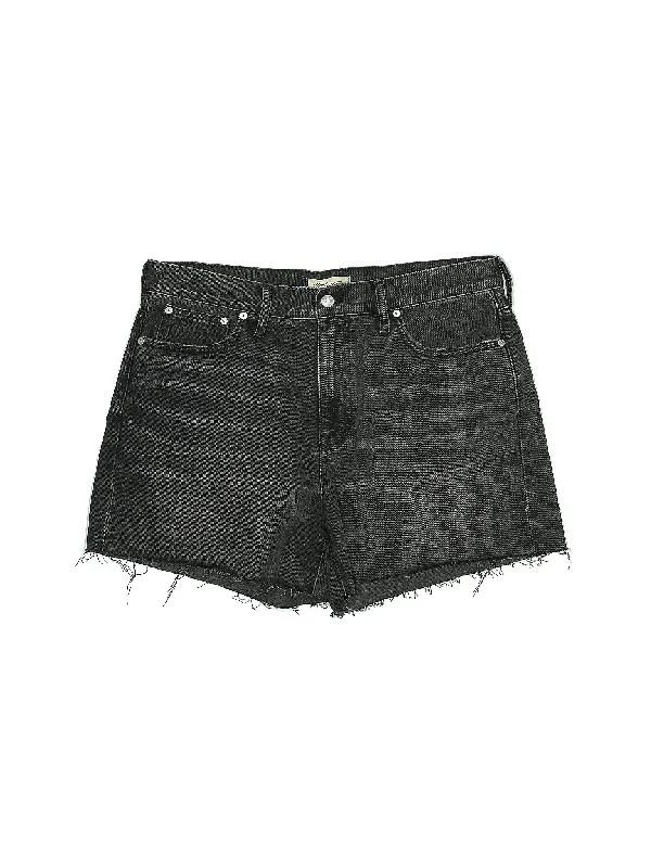 Plus Size Women's Denim Shorts with Embroidered Flowers in Light Blue for a Feminine TouchHigh-Rise Denim Shorts in Dark Wash