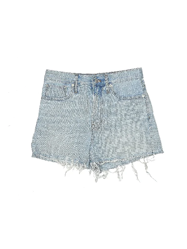 Women's Leather - Look Faux Leather Shorts in Black for an Edgy and Bold AppearanceHigh-Rise Denim Shorts in Light Wash