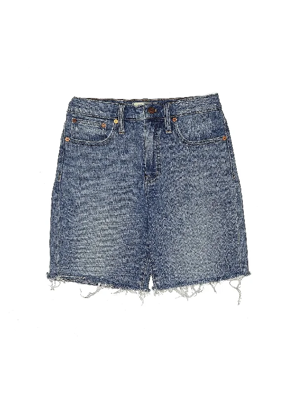 Plus Size Women's Stretch Denim Shorts with Belt Loops in Medium Wash for a Versatile FitHigh-Rise Denim Shorts in Medium Wash