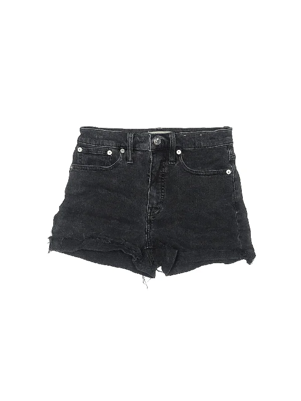 Women's Ruffled Hem Denim Shorts in Light Wash for a Feminine and Fashionable StyleLow-Rise Denim Shorts in Dark Wash Women's Ruffled Hem Denim Shorts in Light Wash for a Feminine and Fashionable StyleLow-Rise Denim Shorts in Dark Wash