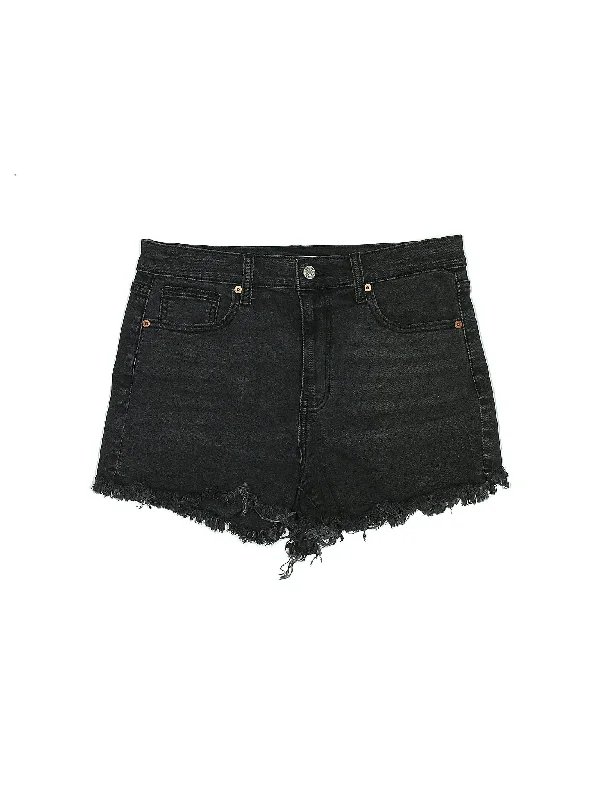 Plus Size Women's Denim Shorts with Embroidered Flowers in Light Blue for a Feminine TouchLow-Rise Denim Shorts in Dark Wash