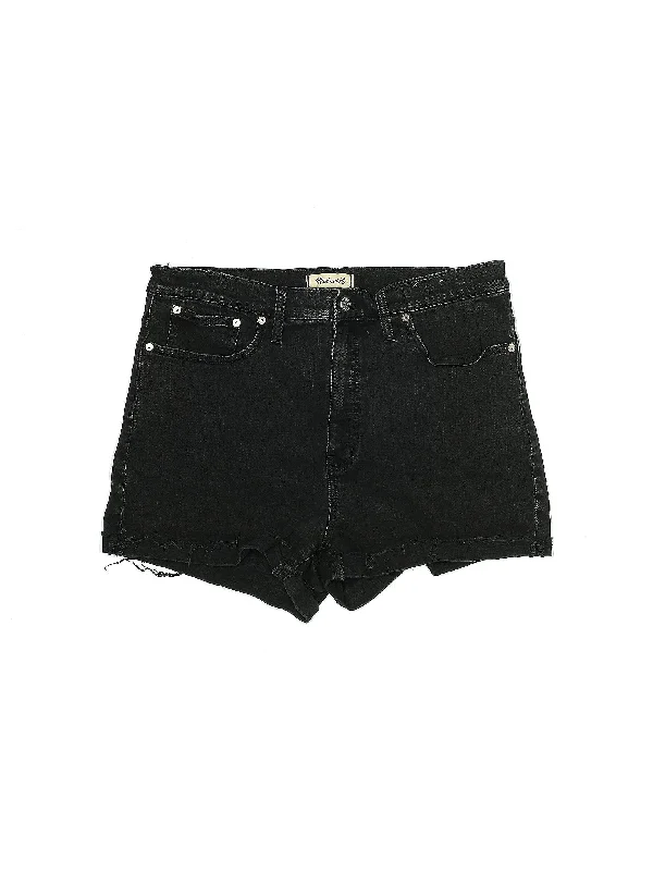 Women's Printed Geometric Patterned Shorts in Bright Colors for a Statement LookMid-Rise Denim Shorts in Dark Wash Women's Printed Geometric Patterned Shorts in Bright Colors for a Statement LookMid-Rise Denim Shorts in Dark Wash