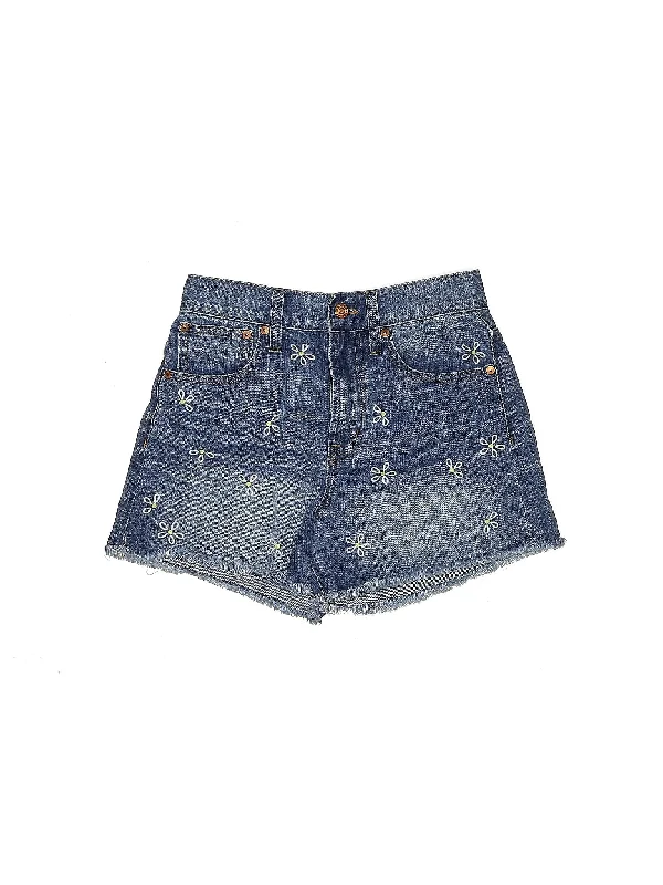Women's Printed Tropical Patterned Shorts in Turquoise for a Beachy and Fun LookMid-Rise Denim Shorts in Light Wash Women's Printed Tropical Patterned Shorts in Turquoise for a Beachy and Fun LookMid-Rise Denim Shorts in Light Wash