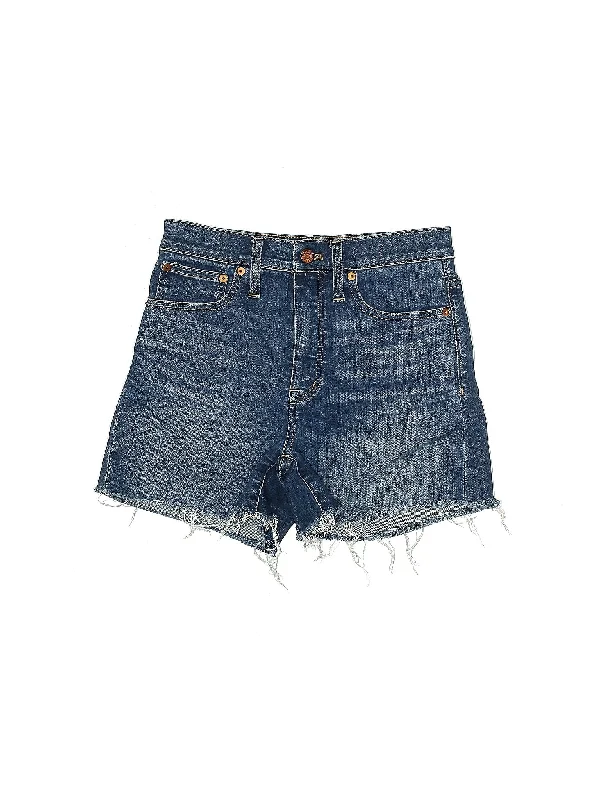 Plus Size Women's Elastic Waistband Linen Shorts in Navy Blue for a Comfortable Everyday OptionMid-Rise Denim Shorts in Medium Wash Plus Size Women's Elastic Waistband Linen Shorts in Navy Blue for a Comfortable Everyday OptionMid-Rise Denim Shorts in Medium Wash