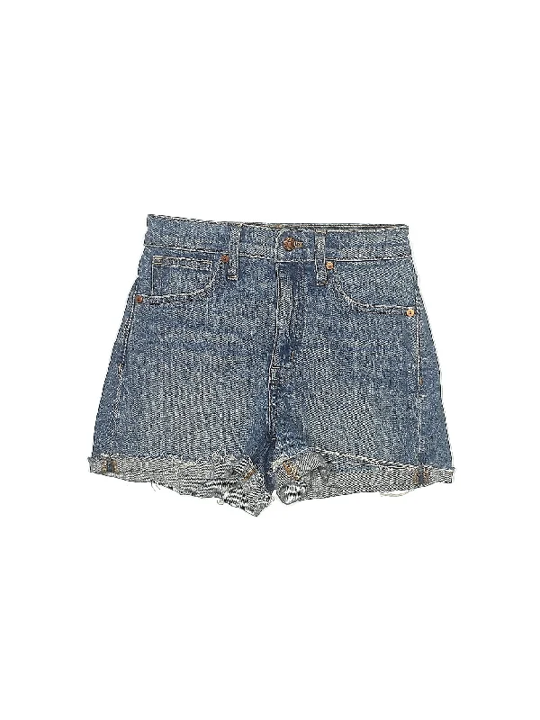 Plus Size Women's Stretch Cotton Athletic Shorts with Side Pockets for Workout SessionsMid-Rise Denim Shorts in Medium Wash