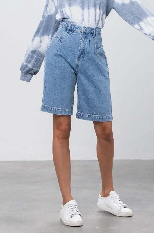 Plus Size Women's Denim Bermuda Shorts in Dark Wash for a Classic and Sophisticated StyleMom Denim Shorts