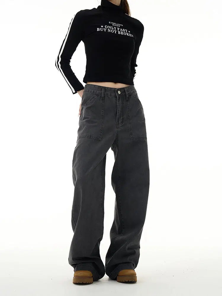 Button - fly women jeans with a traditional touchRegular Fit Straight Jeans