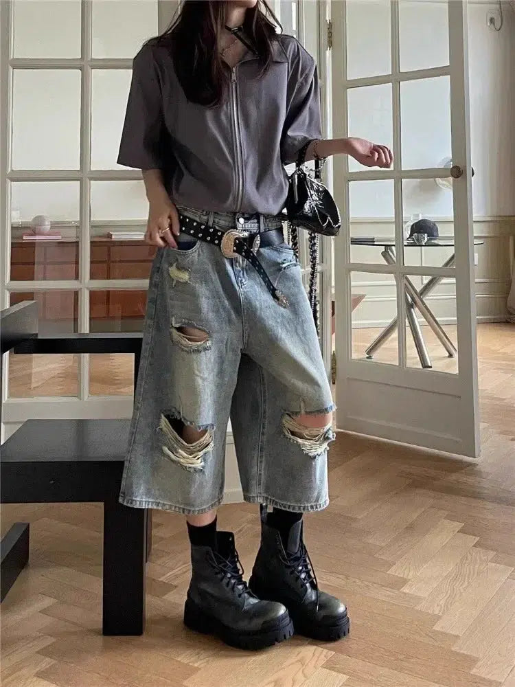 Women's Printed Floral Linen Shorts in Pastel Colors for a Summer Beach OutfitRipped Jean Shorts
