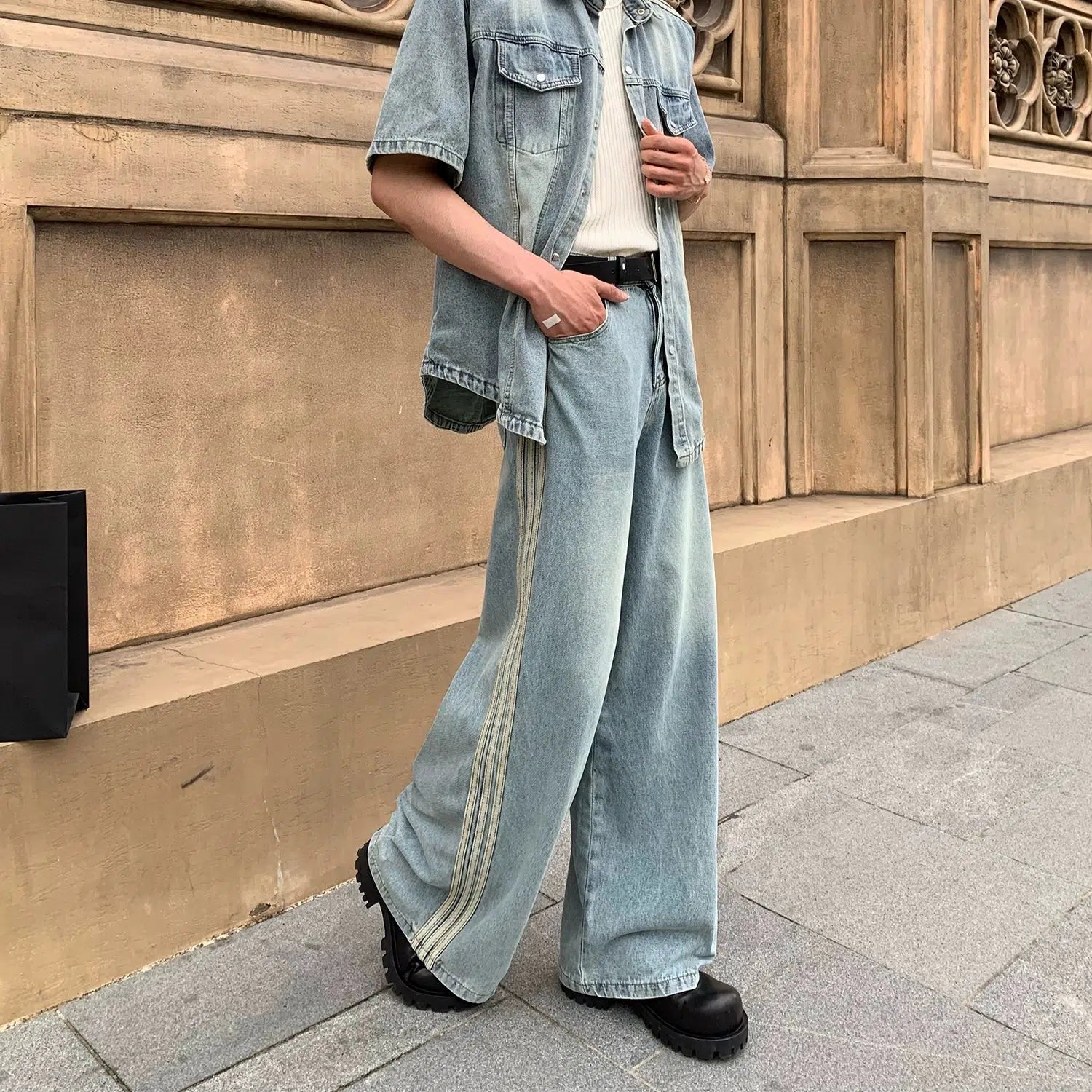 Button - fly women jeans with a traditional touchSide Stripe Wide Leg Jeans