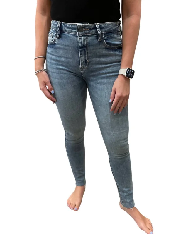 Cargo women jeans with multiple pockets for added functionalityTaylor High Rise Skinny Jeans In Washed Blue
