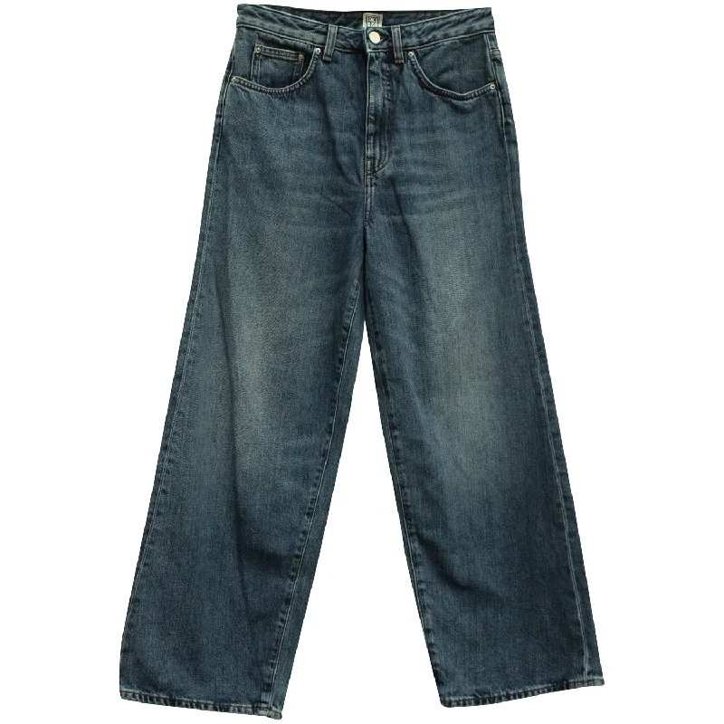 Straight - leg women jeans with a classic and timeless appealTotême Flare Fit Denim Washed Jeans in Blue Cotton