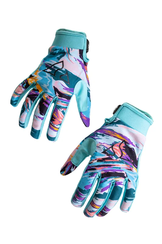 Women's jersey with a fitted silhouetteSend It Women's MTB Glove | Wild Mountain