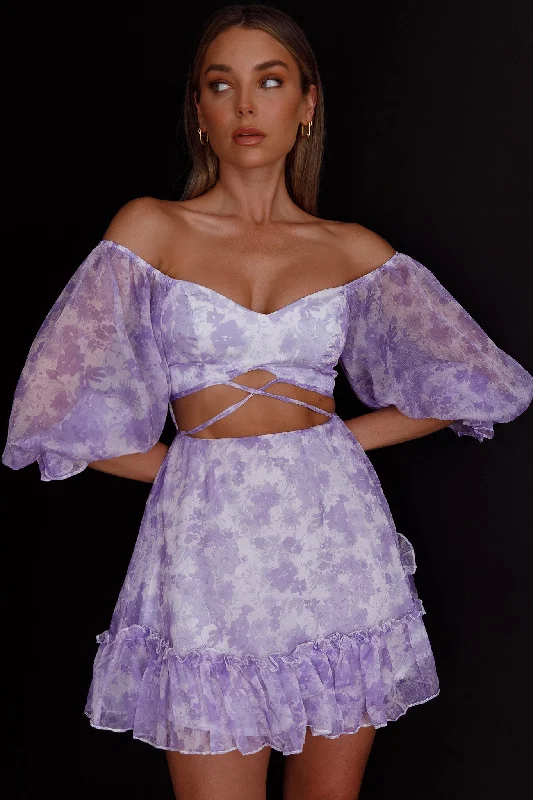 Empire Waist Women Dress to Accentuate the Bust and Conceal the WaistAlethea Puff Sleeve Cut-Out Waist Dress Floral Print Lilac