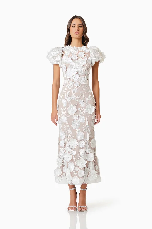 Sleeveless Women Dress in Bright Colors for Summer PartiesAstraea 3D Lace Maxi Dress In White Sleeveless Women Dress in Bright Colors for Summer PartiesAstraea 3D Lace Maxi Dress In White