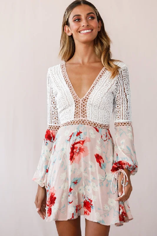 Halter Neck Women Dress to Show Off the Shoulders and NecklineCarson Crochet Details Dress Floral Pink