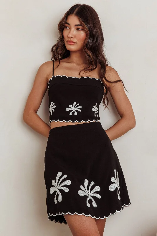 Shift Women Dress with a Simple and Classic Design for Everyday WearCarsyn Flower Embroidery Cropped Top Black