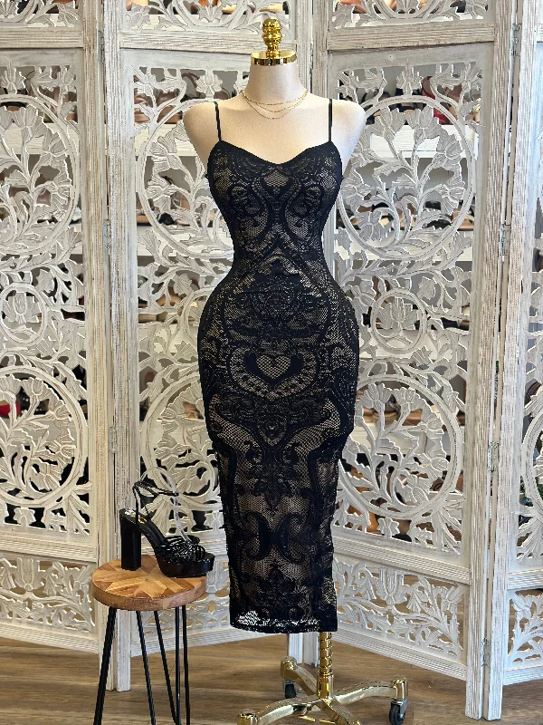 Long - Sleeve Women Dress in Velvet for a Luxurious Winter LookThin Strap Lace Black Midi Dress- Stretchy,Estira Long - Sleeve Women Dress in Velvet for a Luxurious Winter LookThin Strap Lace Black Midi Dress- Stretchy,Estira