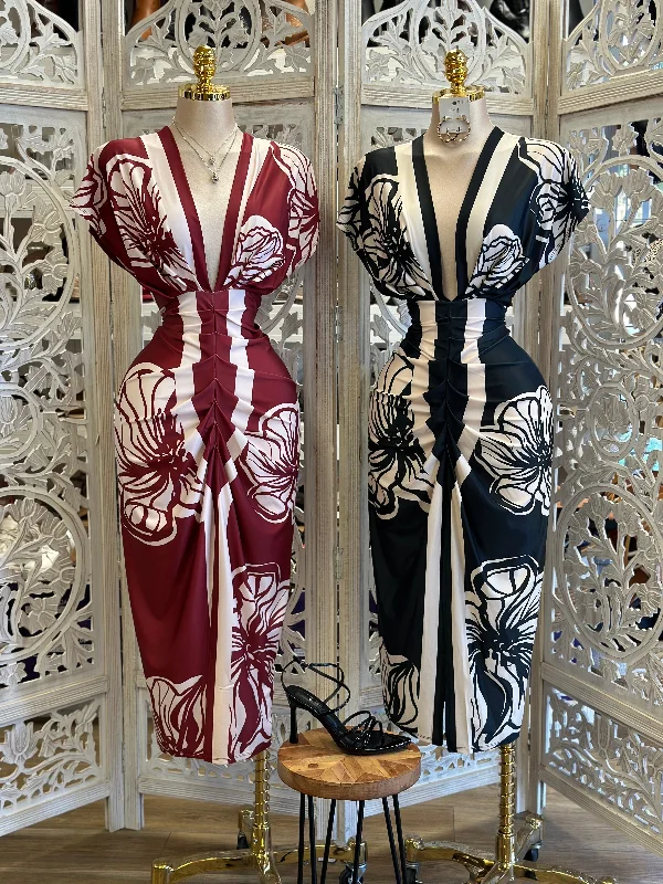 Long - Sleeve Women Dress in Velvet for a Luxurious Winter LookDeep V Patterned Ruched Dress - Estira, Stretchy Long - Sleeve Women Dress in Velvet for a Luxurious Winter LookDeep V Patterned Ruched Dress - Estira, Stretchy