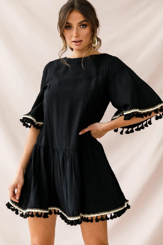 Strapless Women Dress with a Built - in Bra for Comfort and SupportDonna Dropped Waist Tassel Dress Black Strapless Women Dress with a Built - in Bra for Comfort and SupportDonna Dropped Waist Tassel Dress Black