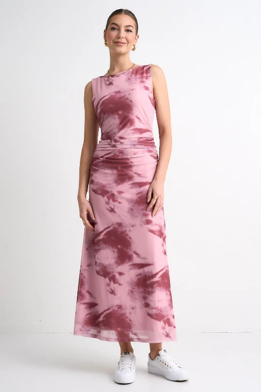 Pleated Women Dress with a Timeless and Elegant TextureFast Pink Smudge Mesh Boat Neck Sleeveless Maxi Dress Pleated Women Dress with a Timeless and Elegant TextureFast Pink Smudge Mesh Boat Neck Sleeveless Maxi Dress