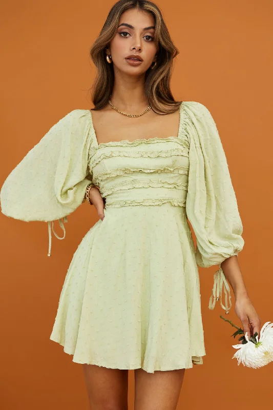 Long - Sleeve Women Dress in Velvet for a Luxurious Winter LookIllia Three-Quarter Balloon Sleeve Frill Bodice Dress Apple
