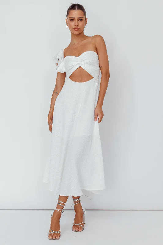 Long - Sleeve Women Dress in Velvet for a Luxurious Winter LookJolina Ruffle Shoulder Midi Dress White