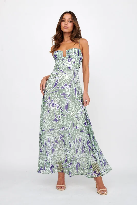 Maxi Women Dress with Floral Print for a Bohemian VibeKindred Love Gathered Bust Maxi Dress Blue