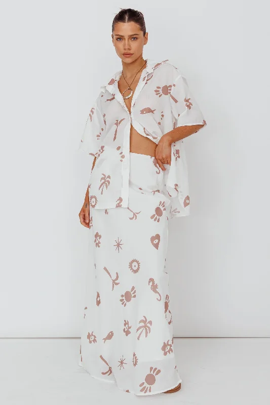 Empire Waist Women Dress to Accentuate the Bust and Conceal the WaistLight Aura Maxi Skirt Print White Tan Empire Waist Women Dress to Accentuate the Bust and Conceal the WaistLight Aura Maxi Skirt Print White Tan