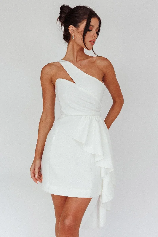 Long - Sleeve Women Dress in Velvet for a Luxurious Winter LookLilleth One Shoulder Frill Feature Mini Dress White