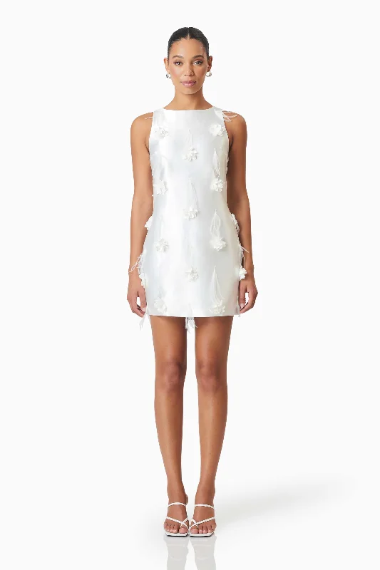 Ball Gown Women Dress with a Full Skirt for a Princess - like LookLunaria Satin Mini Dress In White