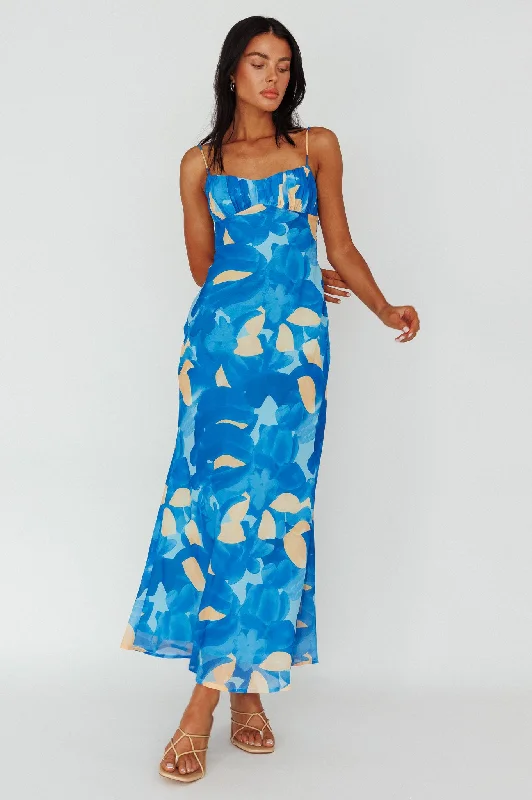 Shift Women Dress with a Simple and Classic Design for Everyday WearNerida Twist Back Maxi Dress Print Blue