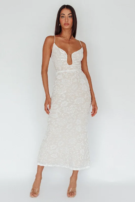 Pleated Women Dress with a Timeless and Elegant TextureNouveau U-Neckline Midi Dress Floral White