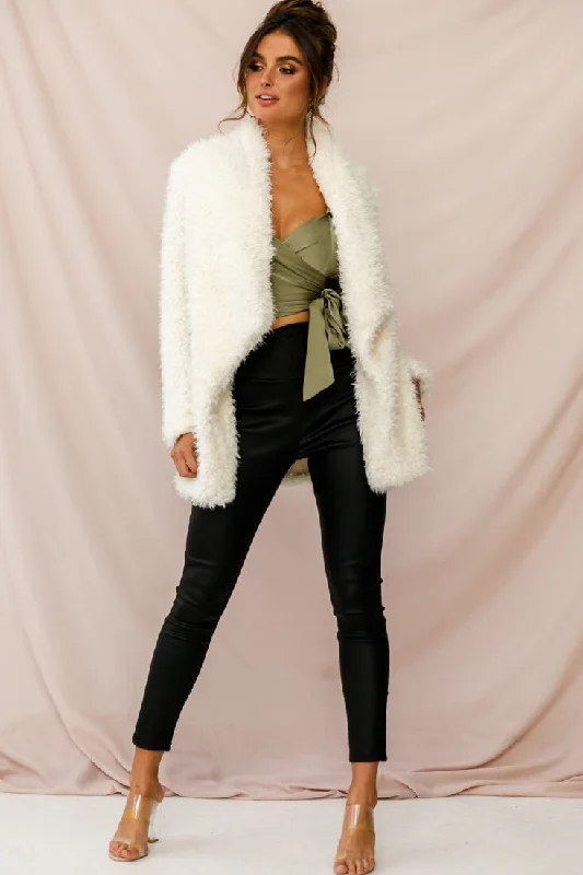 Off - the - Shoulder Women Dress for a Romantic and Feminine LookPark City Fleece Jacket White