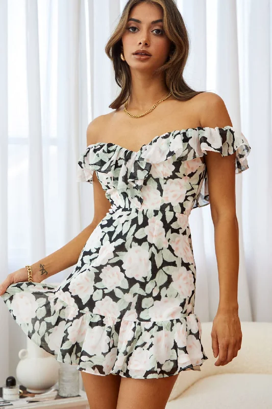 Shift Women Dress with a Simple and Classic Design for Everyday WearSweet Melody Sweetheart Neckline Off-Shoulder Dress Floral Print Black/Nude