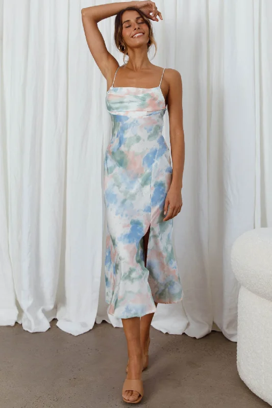 Printed Abstract Women Dress for a Modern and Artistic AppealWell Versed Pleated Bust Front Split Dress Watercolor Green Printed Abstract Women Dress for a Modern and Artistic AppealWell Versed Pleated Bust Front Split Dress Watercolor Green