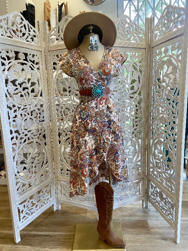 Little Black Women Dress with Sequins for a Glamorous Night OutWestern Wrapped Printed Dress- Not Stretchy Little Black Women Dress with Sequins for a Glamorous Night OutWestern Wrapped Printed Dress- Not Stretchy