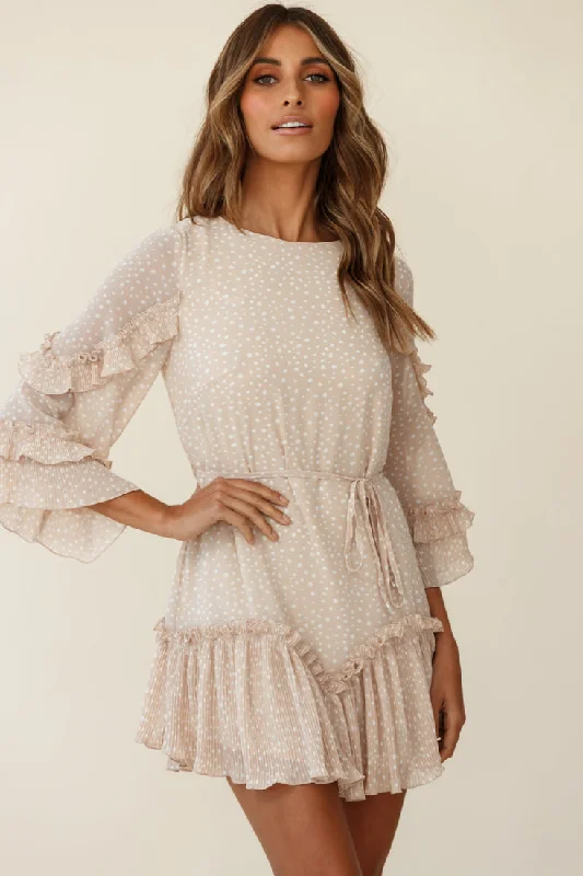 Printed Abstract Women Dress for a Modern and Artistic AppealYours Sincerely Three-Quarter Sleeve Accordion Pleat Dress Spot Print Nude
