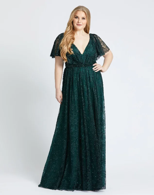Halter Neck Women Dress to Show Off the Shoulders and Neckline Halter Neck Women Dress to Show Off the Shoulders and Neckline Lace Flutter Sleeve A Line Gown