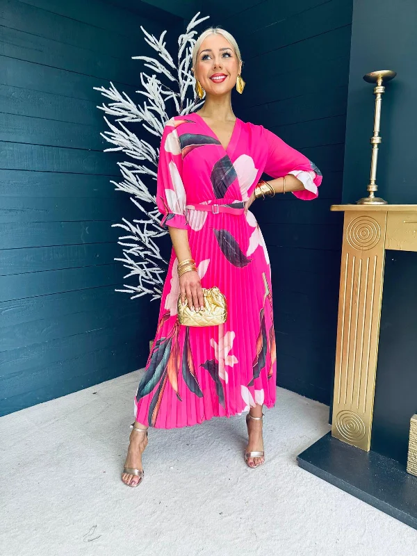 Ruffled Women Dress with Multiple Layers for a Playful and Girly Style Ruffled Women Dress with Multiple Layers for a Playful and Girly Style Dolores Pleated Midi Dress Fuchsia