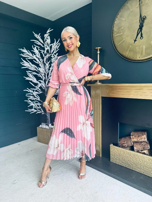 Little Black Women Dress with Sequins for a Glamorous Night Out Little Black Women Dress with Sequins for a Glamorous Night Out Dolores Pleated Midi Dress Powder Pink