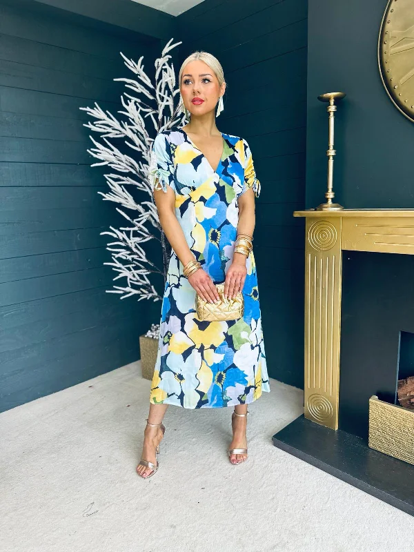 Pleated Women Dress with a Timeless and Elegant Texture Pleated Women Dress with a Timeless and Elegant Texture Emily Tie Sleeve Midi Dress Mixed Print