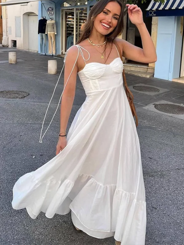 Long - Sleeve Women Dress in Velvet for a Luxurious Winter Look Long - Sleeve Women Dress in Velvet for a Luxurious Winter Look Fashionable and Versatile Layered Poplin Sleeveless Suspender Dress